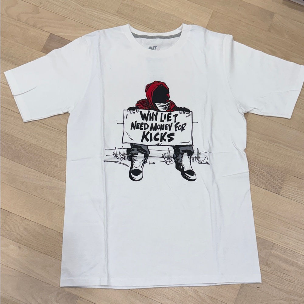 Nike tee medium